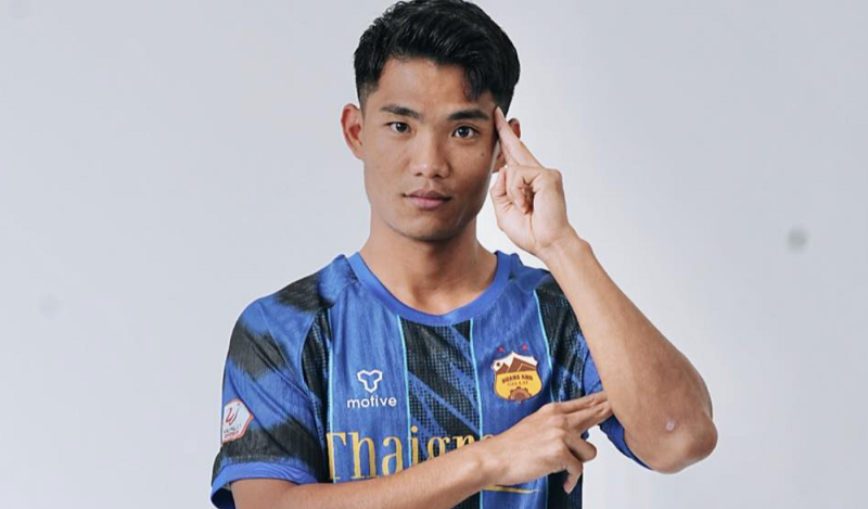 doan-ngoc-tan-chan-thuong-hlv-kim-sang-sik-da-co-at-chu-bai-thay-the