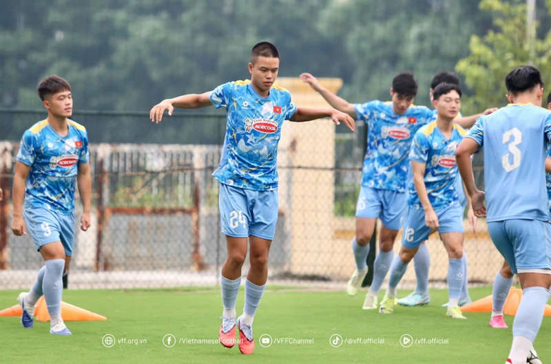 hlv-kim-sang-sik-noi-thang-nguyen-nhan-loai-sao-viet-kieu-khoi-u23-viet-nam
