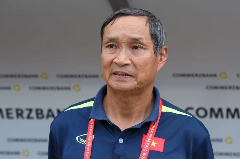 hlv-mai-duc-chung-binh-than-truoc-bang-tu-than-cua-tuyen-nu-viet-nam-tai-sea-games